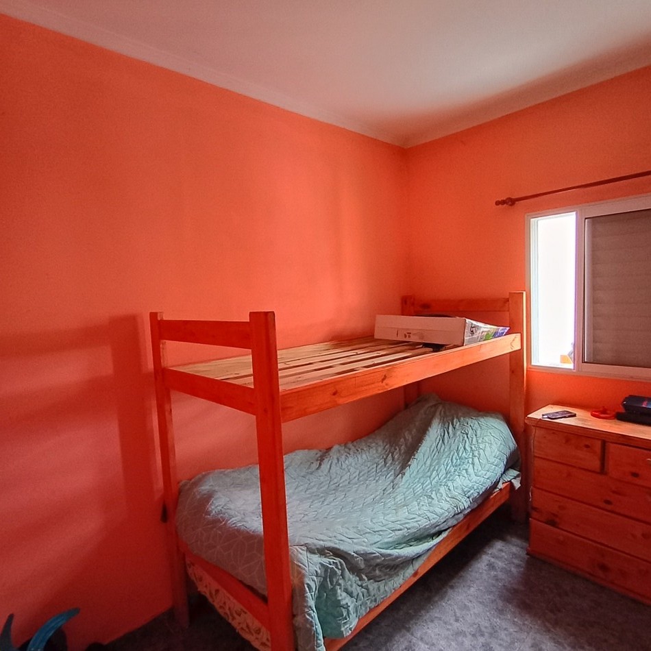 CASA CON QUINCHO Y PILETA