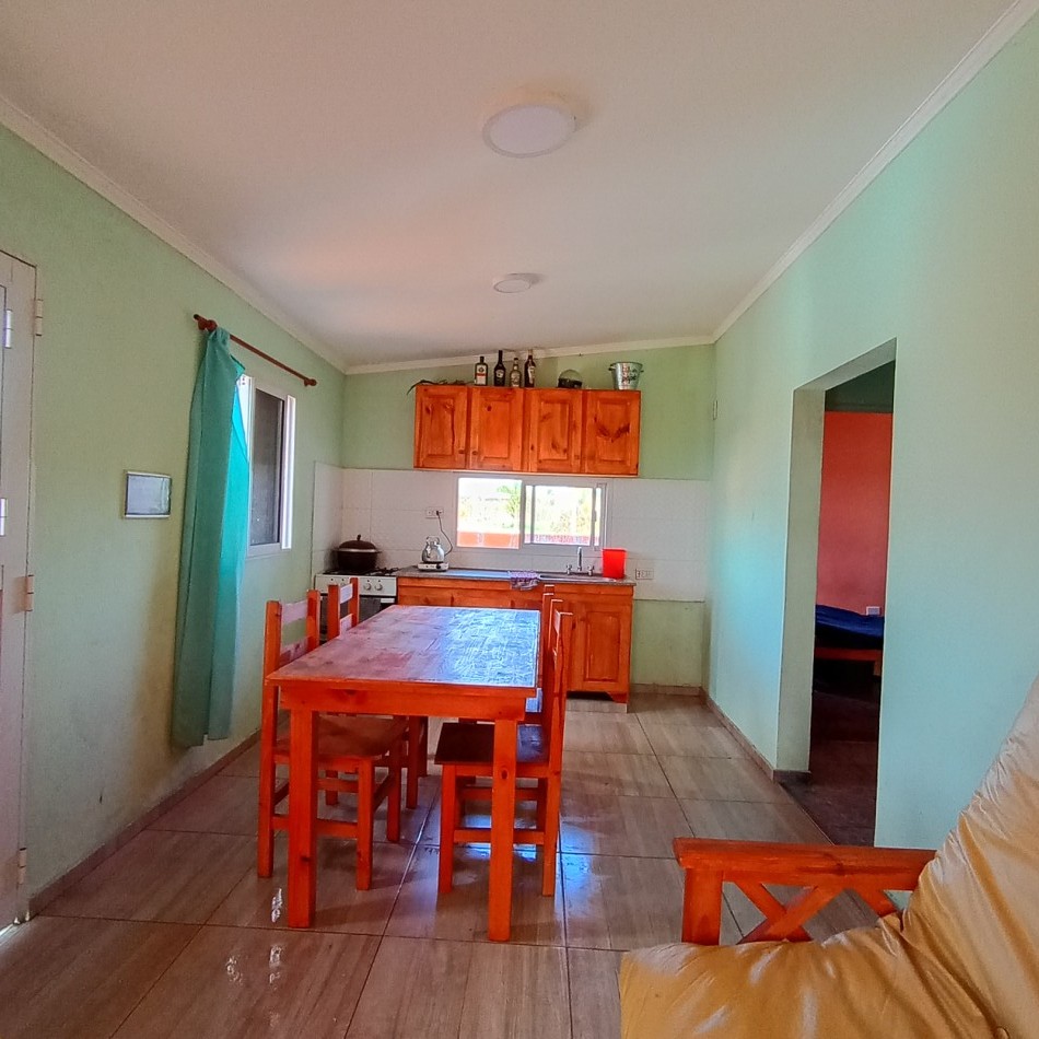 CASA CON QUINCHO Y PILETA