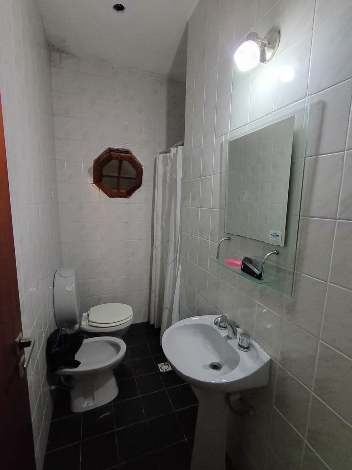 UBICACION + CONFORT: AMPLIA CASA CON PILETA