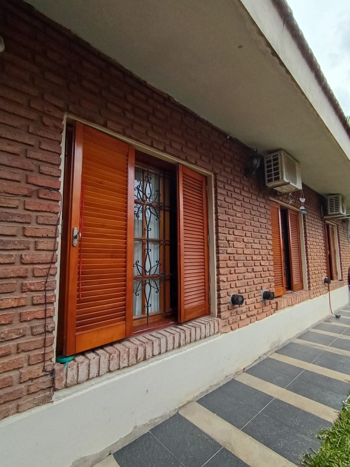 UBICACION + CONFORT: AMPLIA CASA CON PILETA