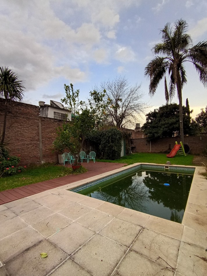 UBICACION + CONFORT: AMPLIA CASA CON PILETA