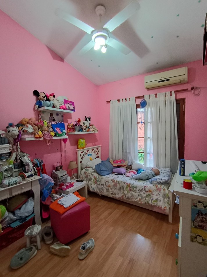 UBICACION + CONFORT: AMPLIA CASA CON PILETA